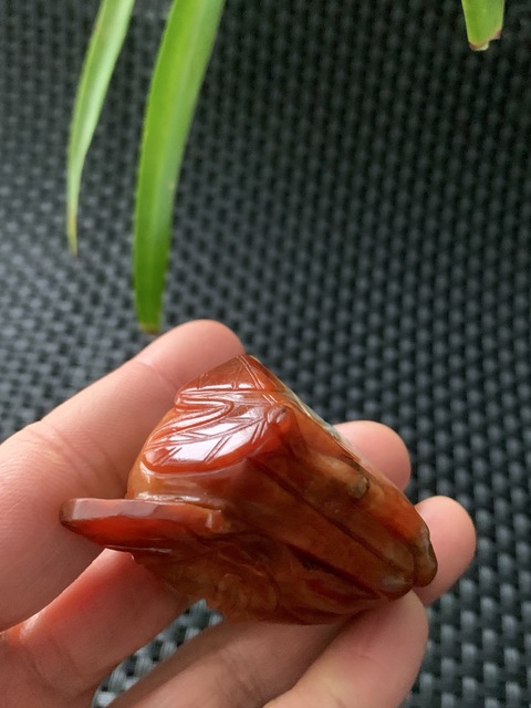 古玩玉器清代翡翠雕白菜“百財(cái)”手把件拍賣，當(dāng)前價(jià)格46000元