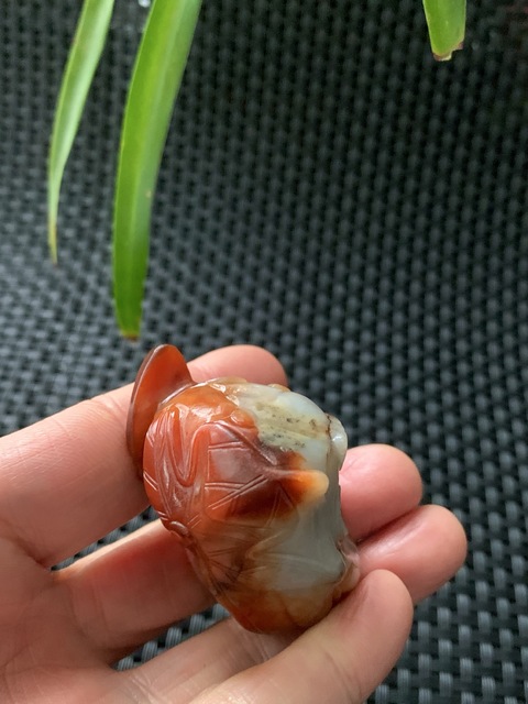 古玩玉器清代翡翠雕白菜“百財(cái)”手把件拍賣，當(dāng)前價(jià)格46000元