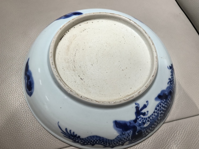 古玩陶瓷雍正·青花過墻龍紋盤真品鑒賞圖