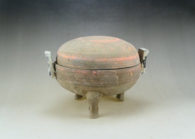 古玩陶瓷漢.灰陶彩繪鼎(館藏級(jí))拍賣,當(dāng)前價(jià)格2396元