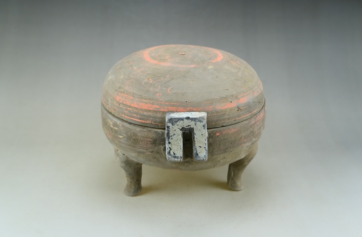 古玩陶瓷漢.灰陶彩繪鼎(館藏級(jí))拍賣,當(dāng)前價(jià)格2396元