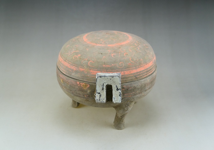 古玩陶瓷漢.灰陶彩繪鼎(館藏級(jí))拍賣,當(dāng)前價(jià)格2396元