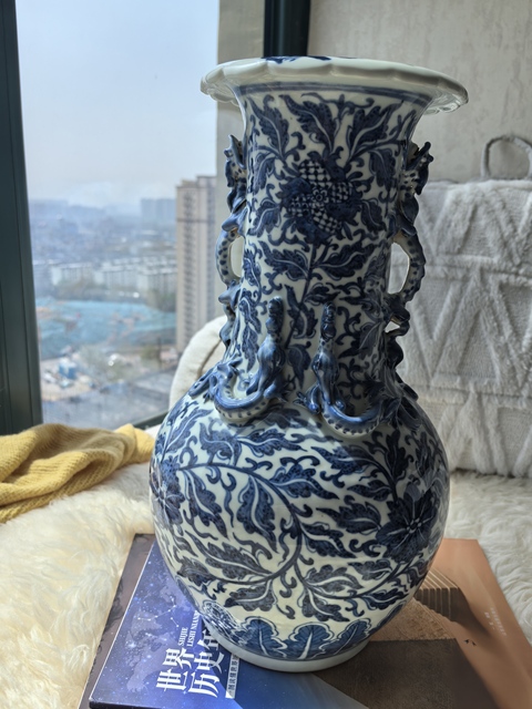 古玩陶瓷清中晚·青花花口瓶拍賣，當(dāng)前價(jià)格18888元