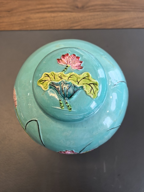 古玩陶瓷大清乾隆年製官窯款松石綠堆塑一路連科蓋罐拍賣,當前價格1980元