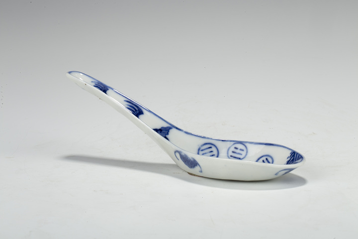 古玩陶瓷清光緒·青花云鶴八卦龍紋羹匙（官）
真品鑒賞圖