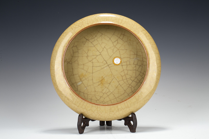 古玩陶瓷清晚·黃哥釉鏜鑼洗
真品鑒賞圖
