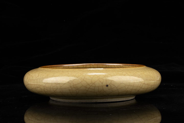 古玩陶瓷清晚·黃哥釉鏜鑼洗
真品鑒賞圖