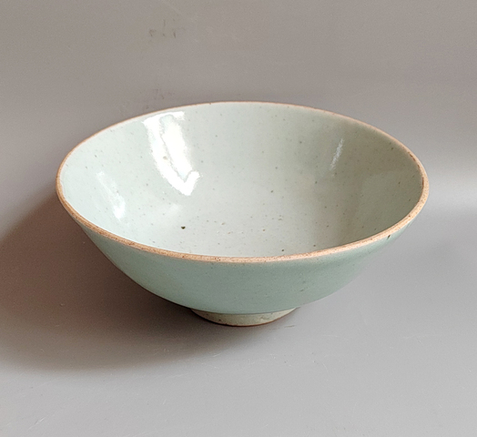 古玩陶瓷清代中期豆青釉碗拍賣,當前價格188元