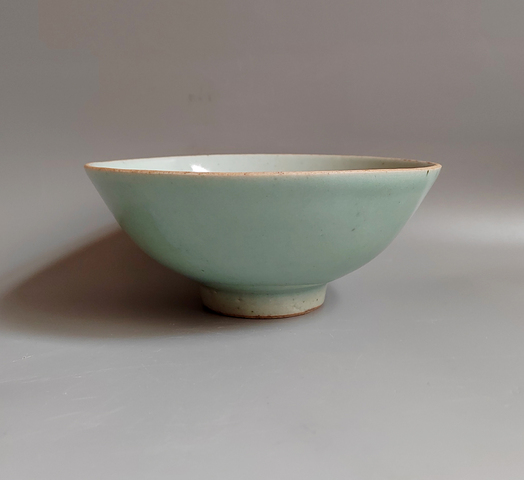 古玩陶瓷清代中期豆青釉碗拍賣,當前價格188元