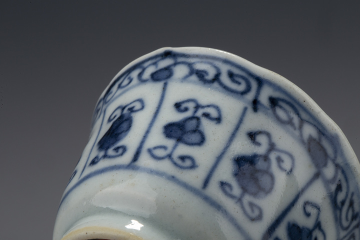 古玩陶瓷清康熙·青花花鳥紋花口杯真品鑒賞圖