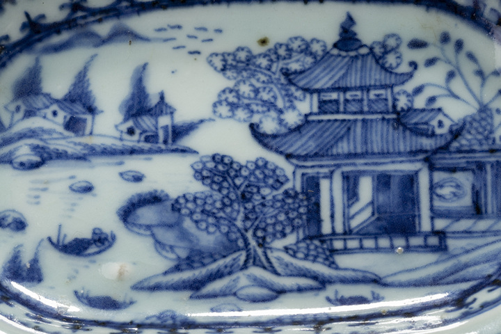 古玩陶瓷清乾隆·青花山水風景圖八方盤拍賣,當前價格788元