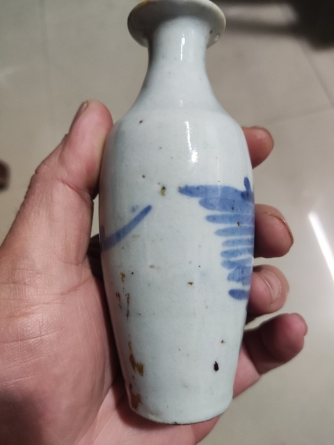古玩陶瓷清代花卉紋青花瓶拍賣,當(dāng)前價(jià)格698元