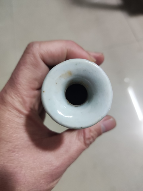 古玩陶瓷清代花卉紋青花瓶拍賣,當(dāng)前價(jià)格698元