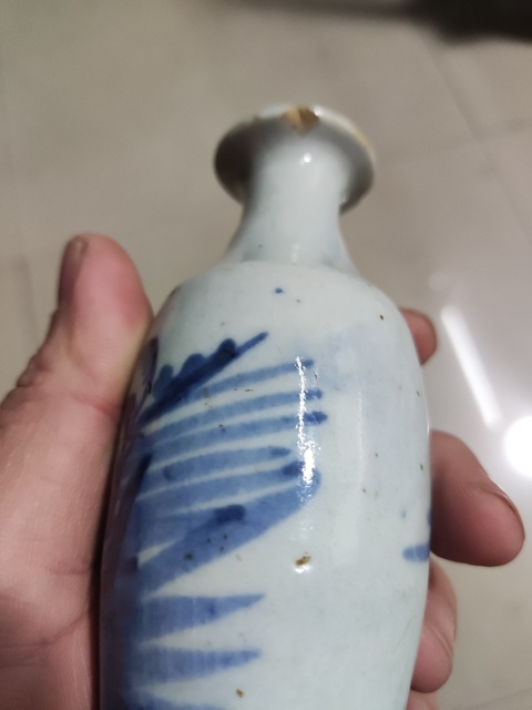 古玩陶瓷清代花卉紋青花瓶拍賣,當(dāng)前價(jià)格698元