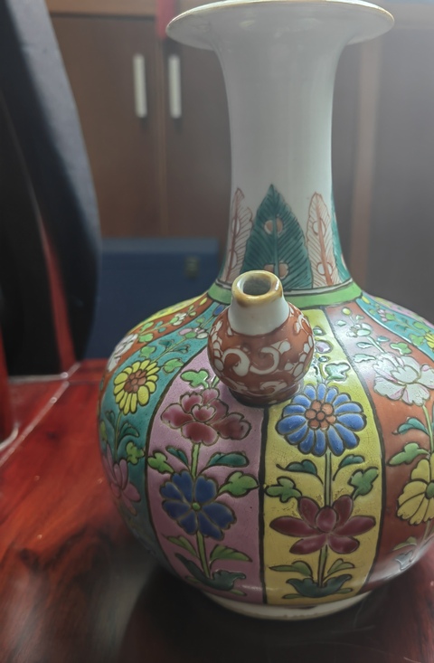 古玩陶瓷粉彩花卉紋軍持拍賣，當前價格66666元