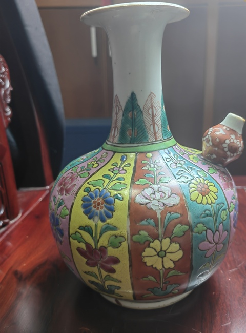 古玩陶瓷粉彩花卉紋軍持拍賣，當前價格66666元