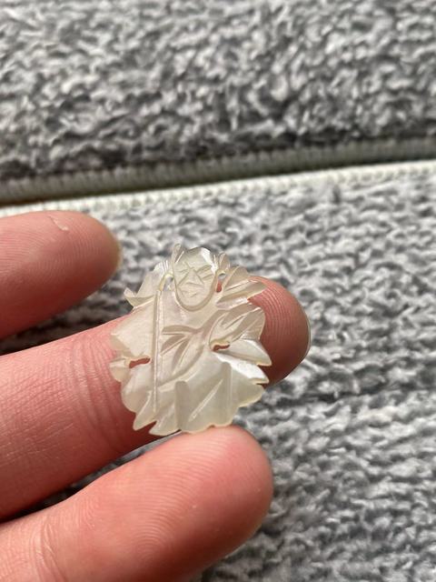 古玩玉器清代和田玉雕“人物”花飾拍賣,當(dāng)前價格100元