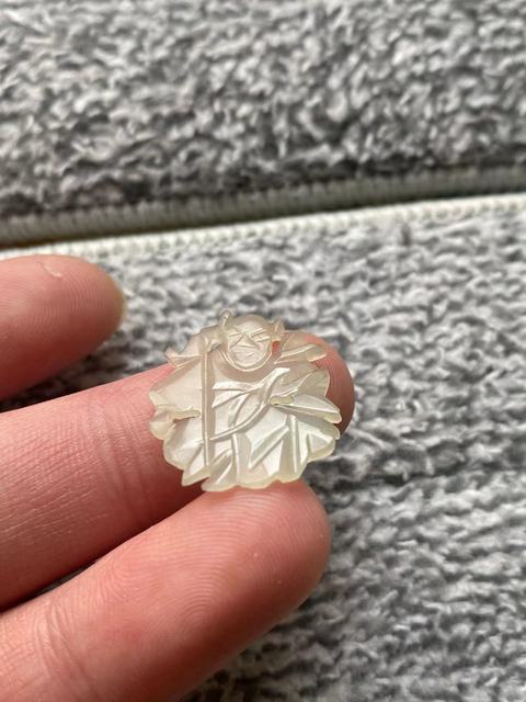古玩玉器清代和田玉雕“人物”花飾拍賣,當(dāng)前價格100元