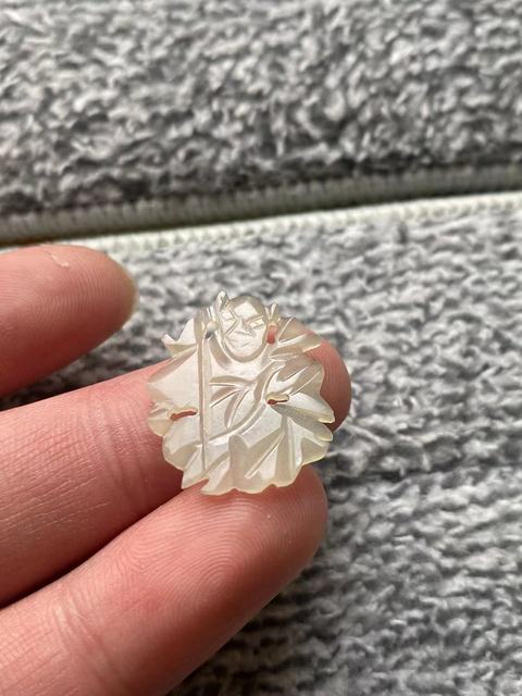 古玩玉器清代和田玉雕“人物”花飾拍賣,當(dāng)前價格100元