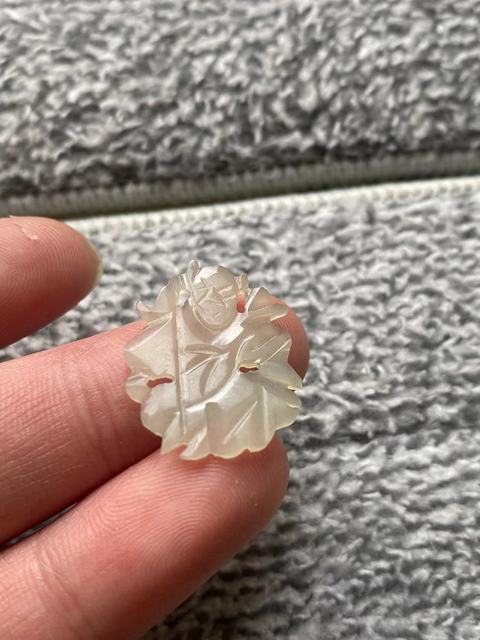 古玩玉器清代和田玉雕“人物”花飾拍賣,當(dāng)前價格100元