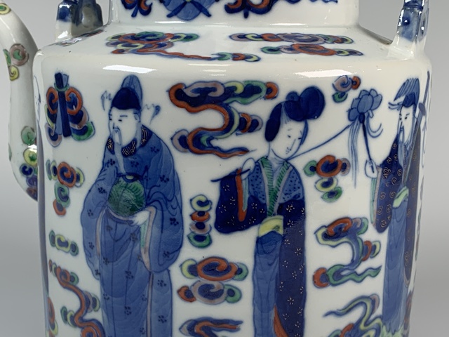 古玩陶瓷清晚期·青花加彩八仙人物紋提梁壺拍賣,當(dāng)前價(jià)格6880元