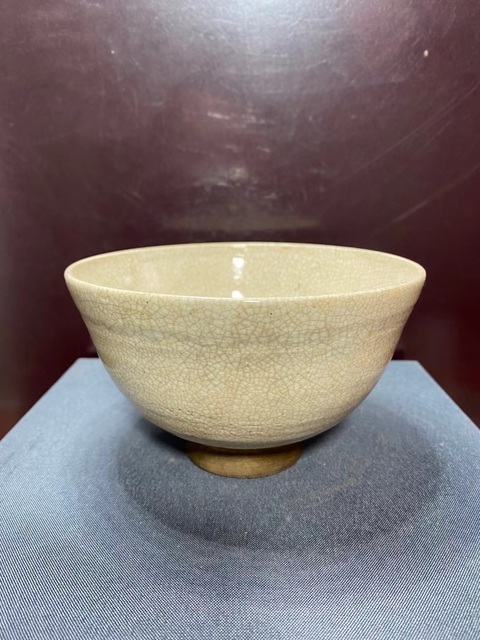 古玩陶瓷明末清初哥釉茶碗拍賣,當前價格1680元