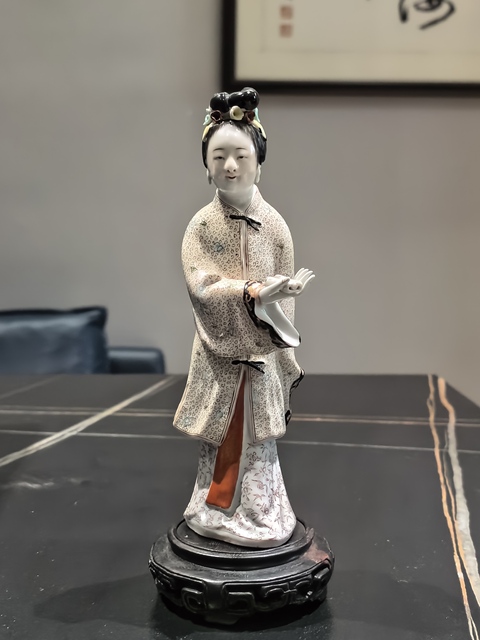 古玩陶瓷粉彩林黛玉造像拍賣，當前價格3888元