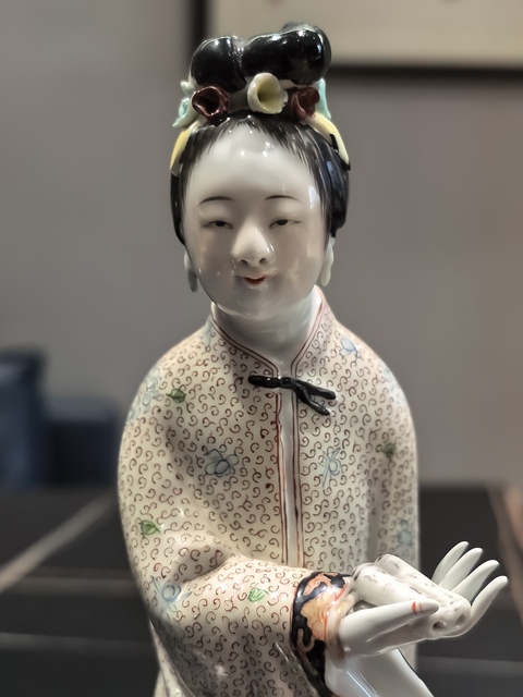 古玩陶瓷粉彩林黛玉造像拍賣，當前價格3888元