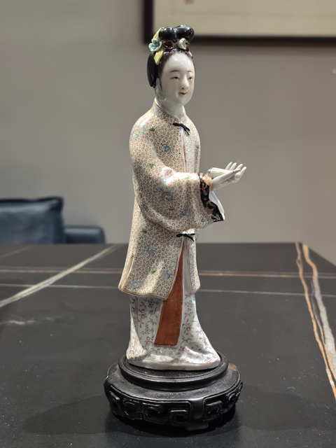 古玩陶瓷粉彩林黛玉造像拍賣，當前價格3888元