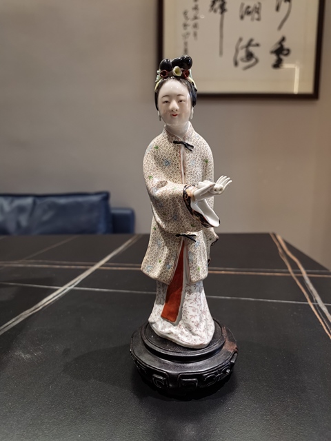 古玩陶瓷粉彩林黛玉造像拍賣，當前價格3888元