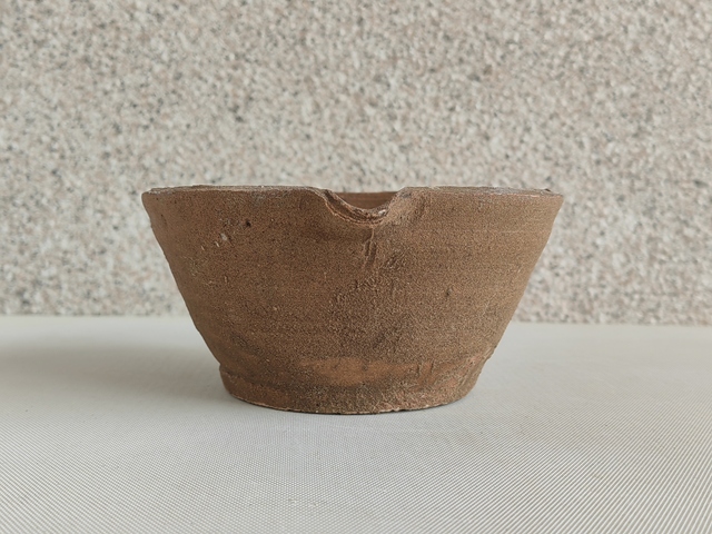 古玩陶瓷黃釉茶研碗拍賣,當前價格680元
