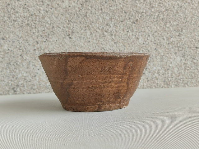 古玩陶瓷黃釉茶研碗拍賣,當前價格680元