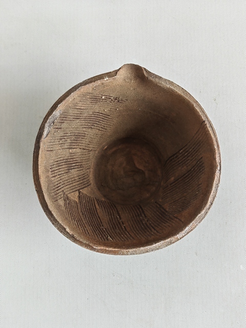 古玩陶瓷黃釉茶研碗拍賣,當前價格680元