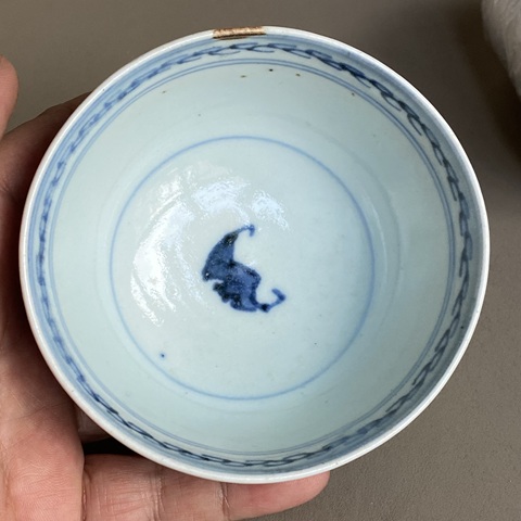 古玩陶瓷日本明治青花三多蓋碗拍賣,當前價格100元