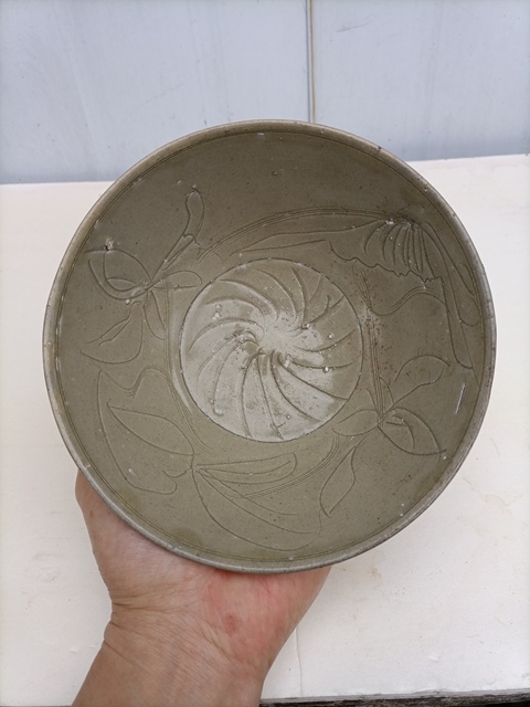 古玩陶瓷青釉刻花大碗拍賣，當(dāng)前價(jià)格900元