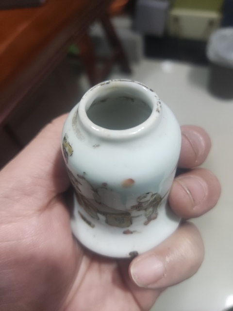 古玩陶瓷晚清人物紋水盂拍賣，當(dāng)前價格988元
