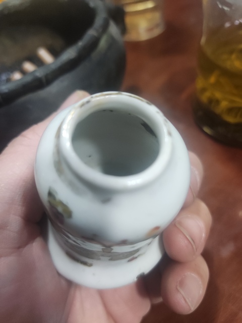 古玩陶瓷晚清人物紋水盂拍賣，當(dāng)前價格988元