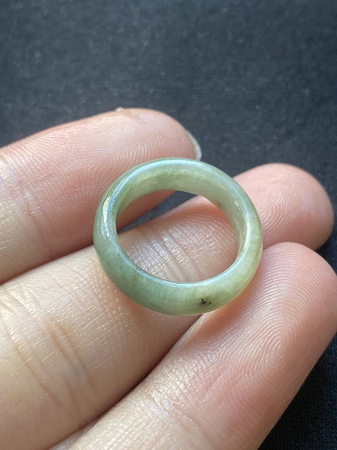 古玩玉器清代天然翡翠戒指拍賣，當(dāng)前價格900元