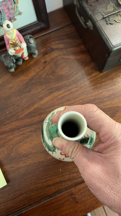 古玩陶瓷五彩龍紋長頸瓶真品鑒賞圖
