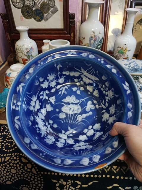 古玩陶瓷清中霽藍釉堆白花卉紋折沿盆拍賣,當前價格2888元