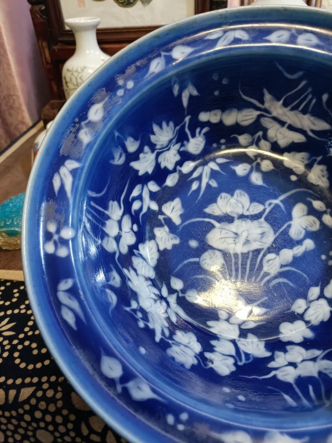 古玩陶瓷清中霽藍釉堆白花卉紋折沿盆拍賣,當前價格2888元