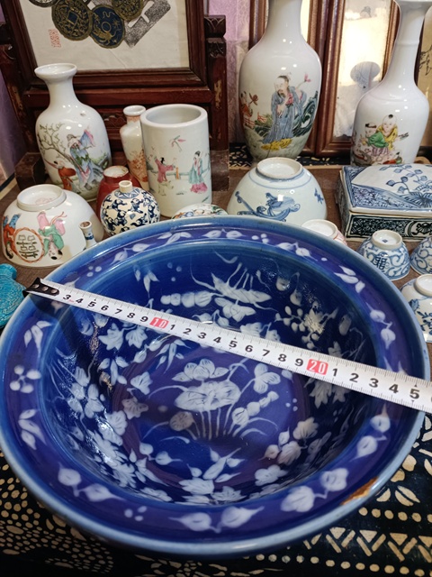 古玩陶瓷清中霽藍釉堆白花卉紋折沿盆拍賣,當前價格2888元