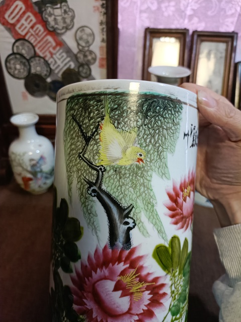 古玩陶瓷民國(guó)粉彩花卉紋帽筒拍賣,當(dāng)前價(jià)格2888元