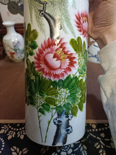 古玩陶瓷民國(guó)粉彩花卉紋帽筒拍賣,當(dāng)前價(jià)格2888元