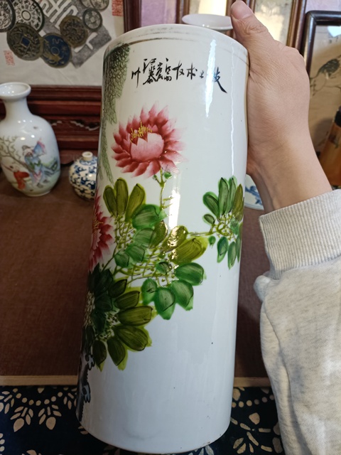 古玩陶瓷民國(guó)粉彩花卉紋帽筒拍賣,當(dāng)前價(jià)格2888元