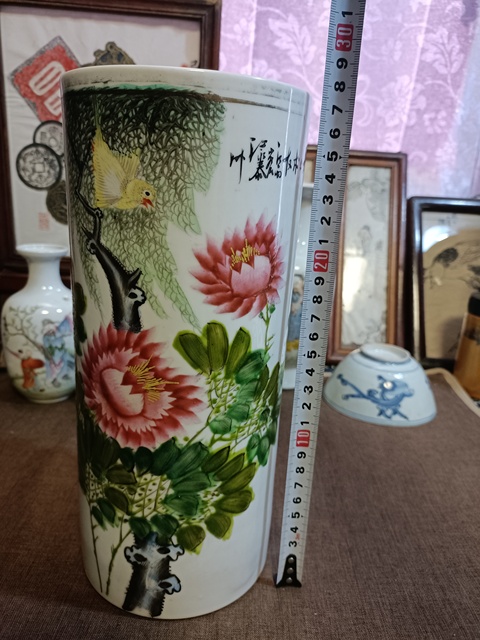古玩陶瓷民國(guó)粉彩花卉紋帽筒拍賣,當(dāng)前價(jià)格2888元