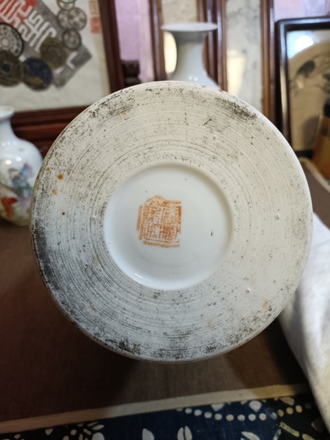 古玩陶瓷民國(guó)粉彩花卉紋帽筒拍賣,當(dāng)前價(jià)格2888元
