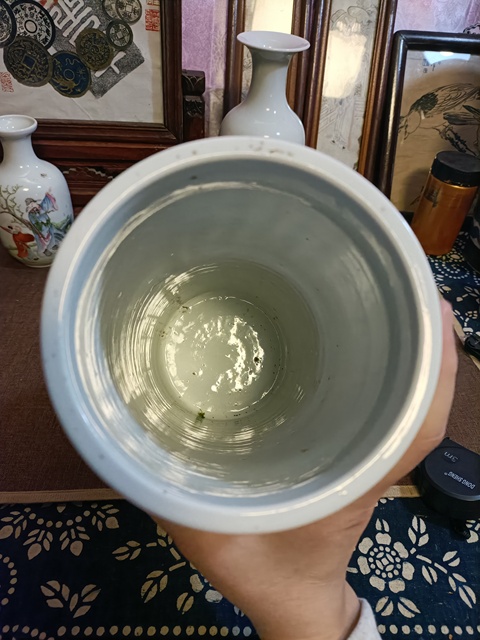 古玩陶瓷民國(guó)粉彩花卉紋帽筒拍賣,當(dāng)前價(jià)格2888元