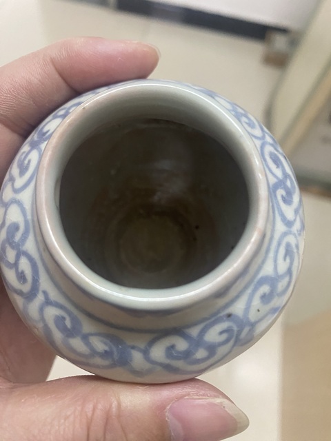 古玩陶瓷青花花卉紋蓋罐真品鑒賞圖