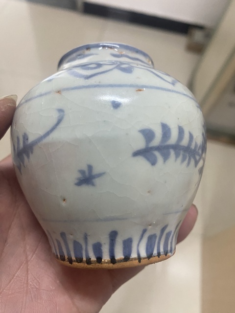 古玩陶瓷青花花卉紋蓋罐真品鑒賞圖